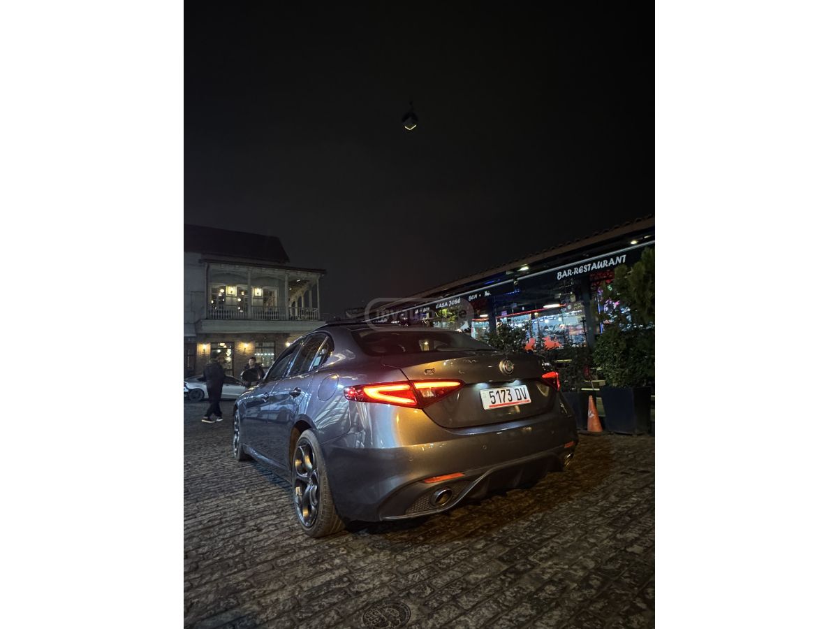 Alfa Romeo Giulia - фото 5