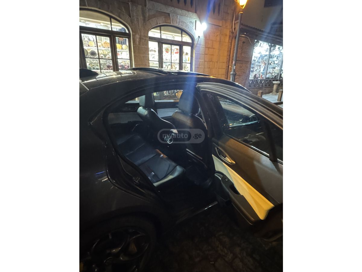 Alfa Romeo Giulia - фото 9