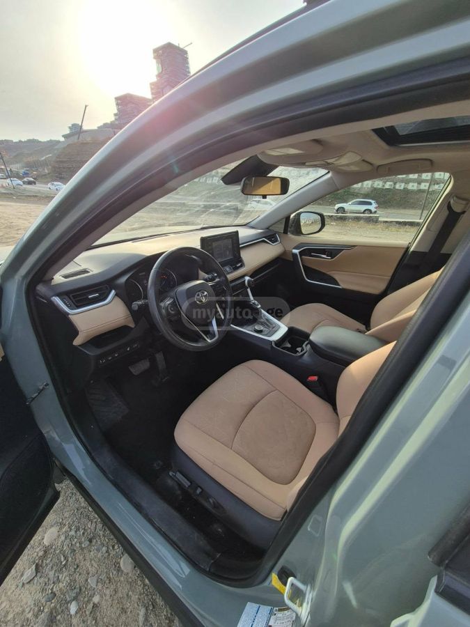 Toyota RAV 4 - фото 9