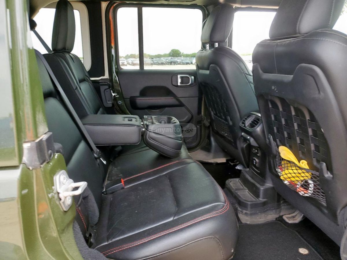 Jeep Wrangler - фото 10