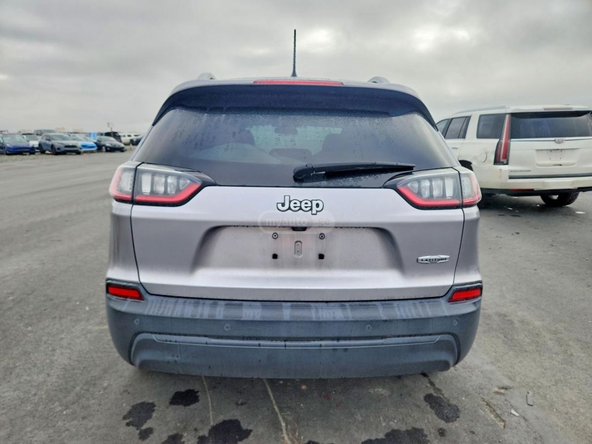 Jeep Cherokee - фото 6