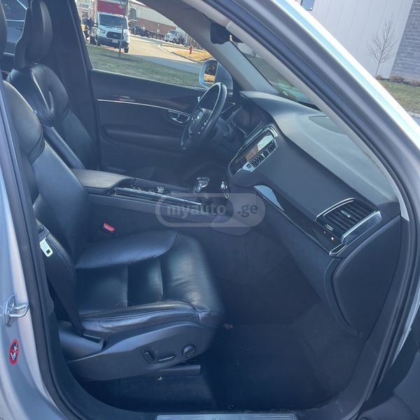 Volvo XC 90 - фото 9