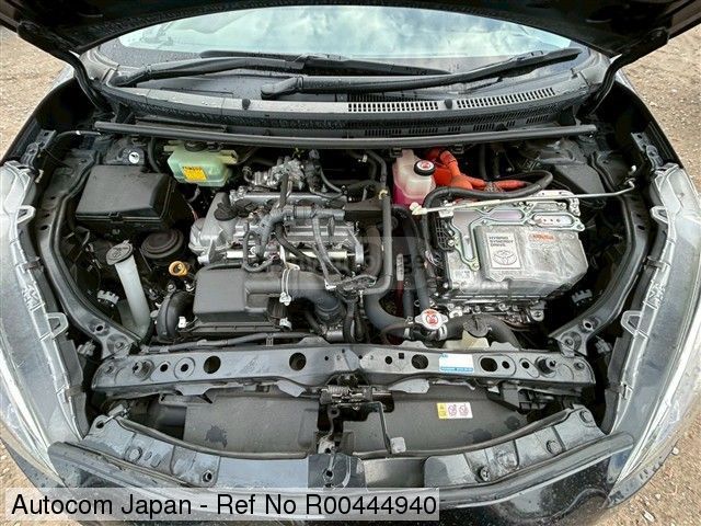 Toyota Aqua - фото 11