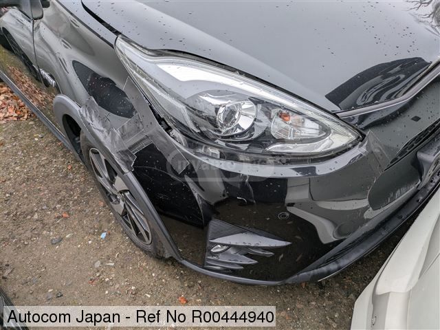 Toyota Aqua - фото 12