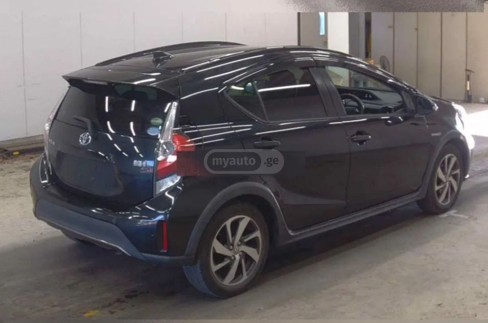 Toyota Aqua - фото 9