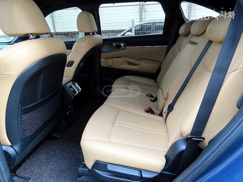 Kia Sorento - фото 5