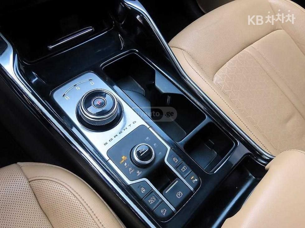 Kia Sorento - фото 9