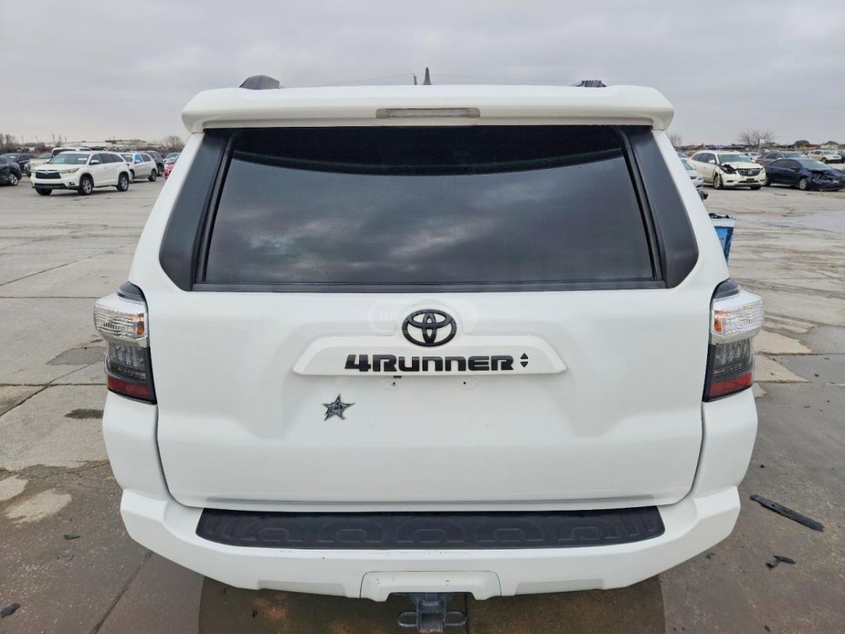 Toyota 4 Runner - фото 6