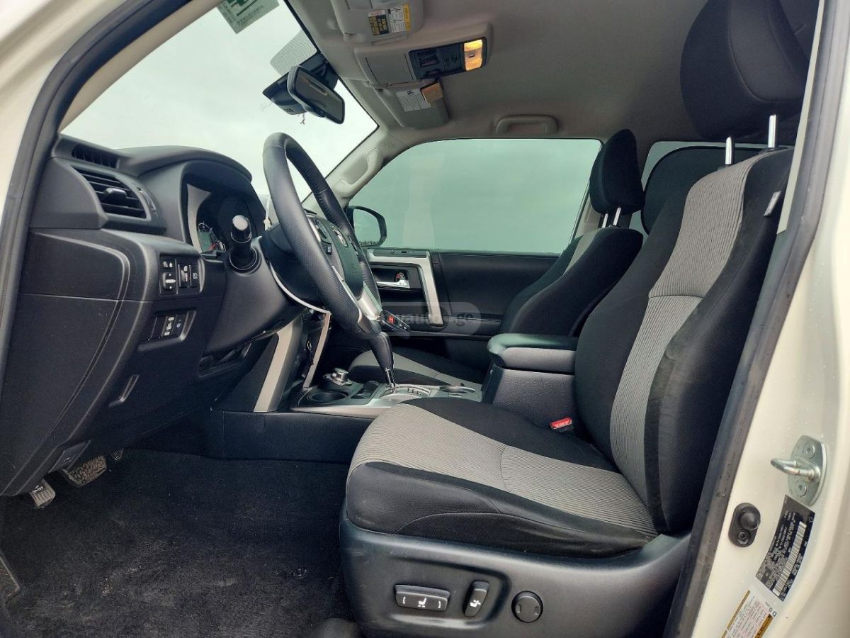 Toyota 4 Runner - фото 7