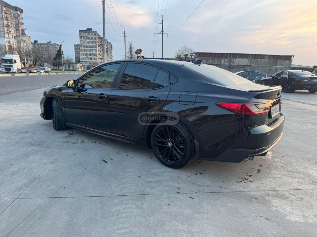 Toyota Camry - фото 5