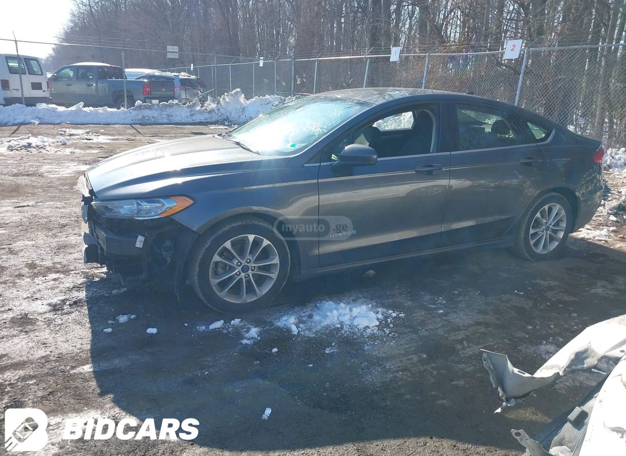 Ford Fusion - фото 1