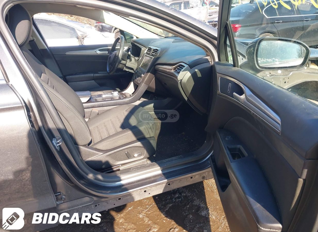 Ford Fusion - фото 4