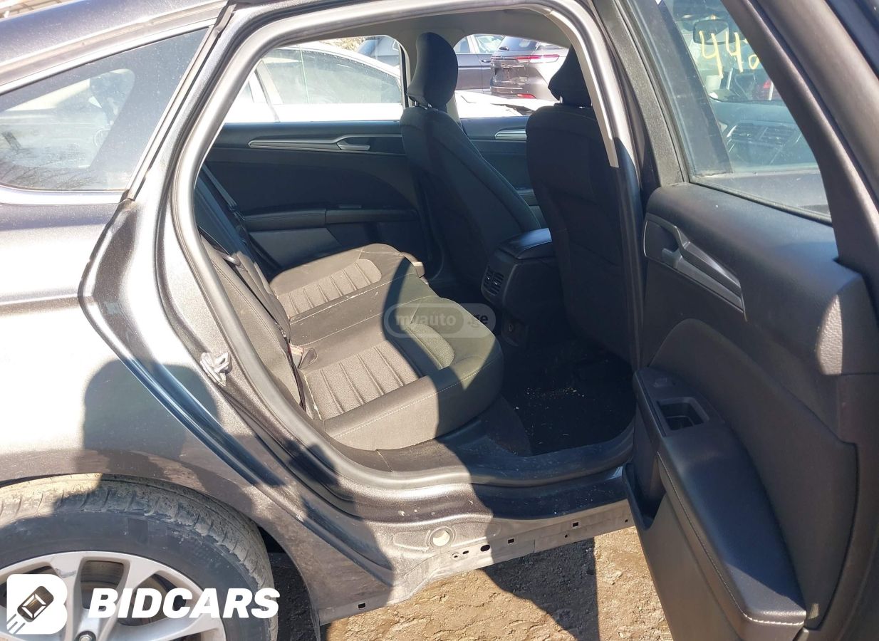 Ford Fusion - фото 5