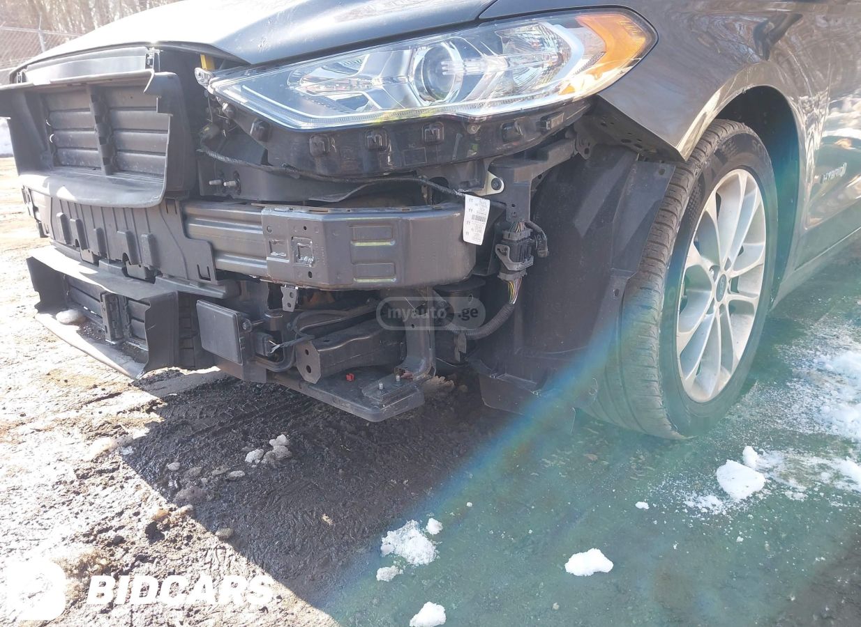 Ford Fusion - фото 7