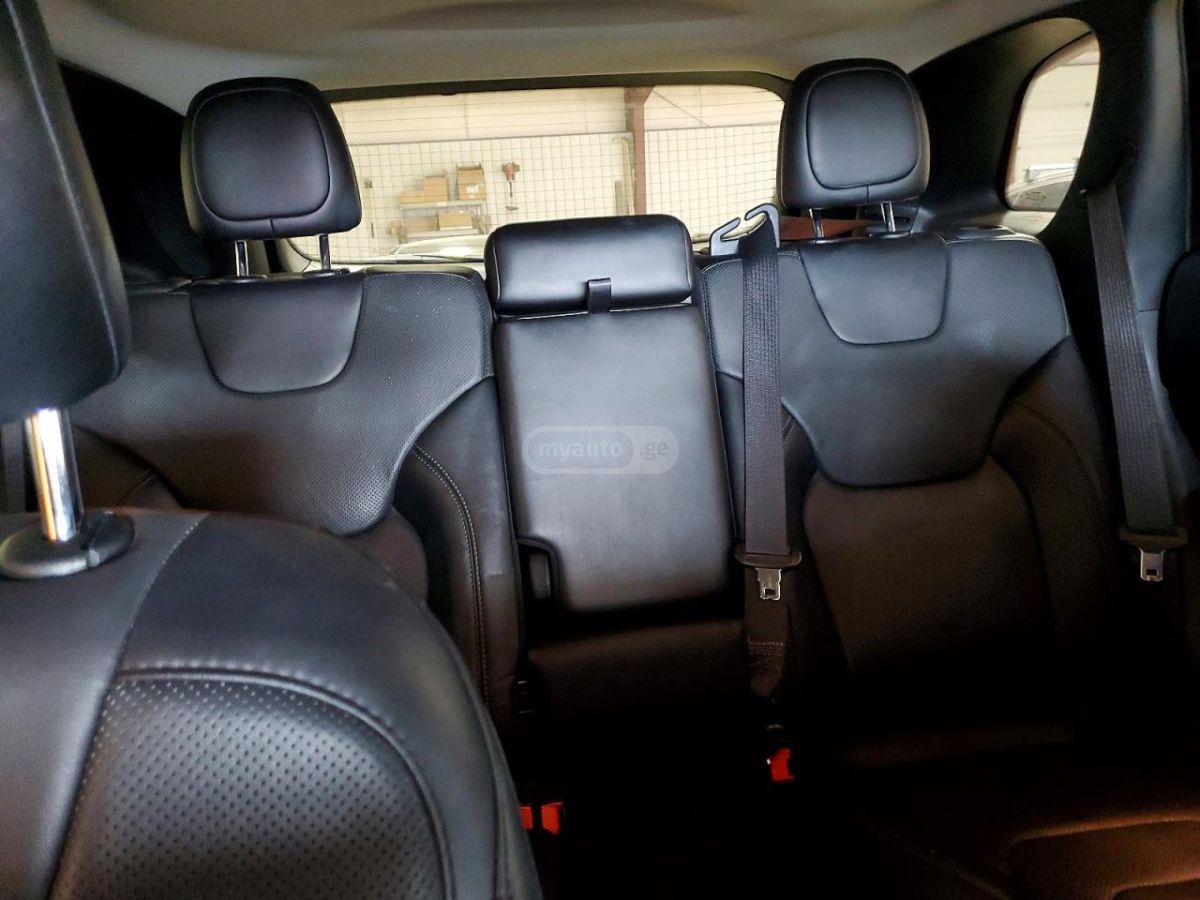 Jeep Cherokee 2023 — миниатюра 10