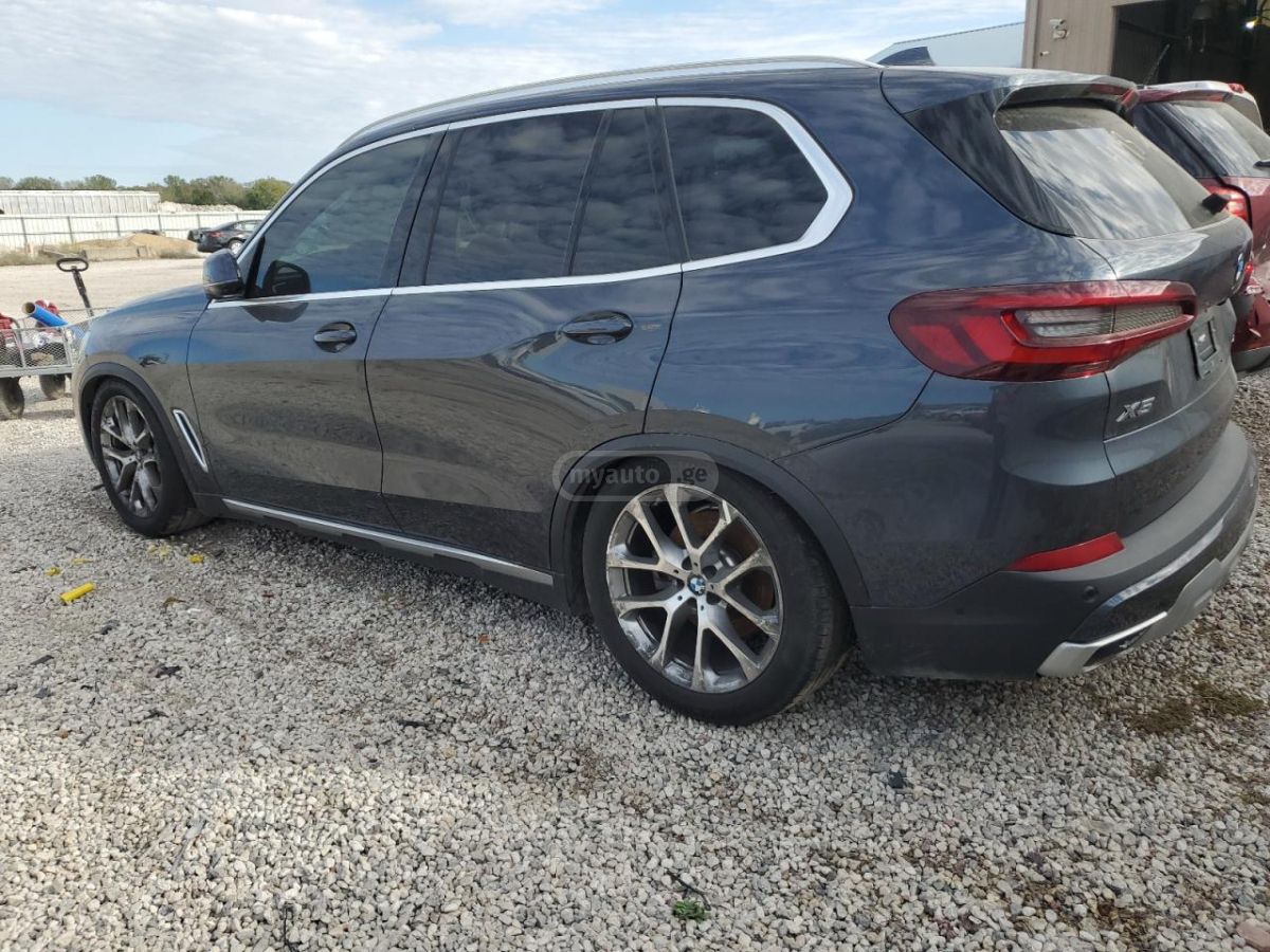 BMW X5 - фото 2
