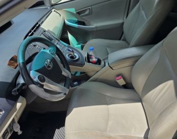 ToyotaPrius2010
