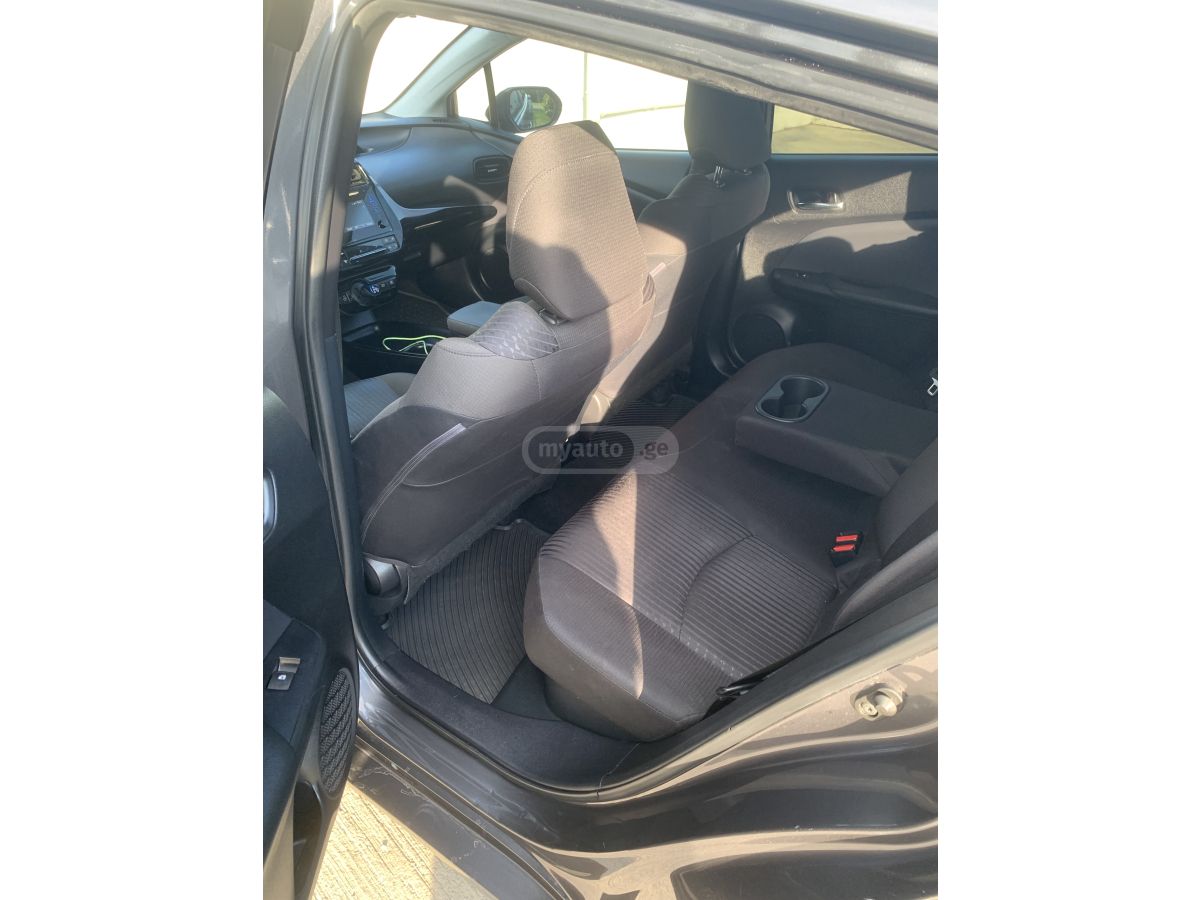 Toyota Prius - фото 6