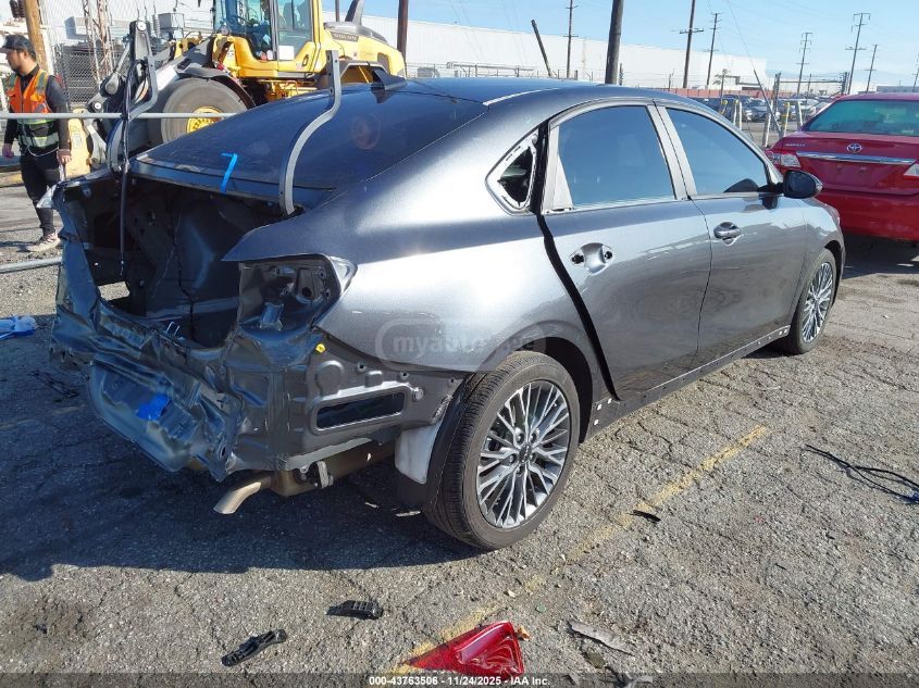 Kia Forte GTline 2023 — миниатюра 6