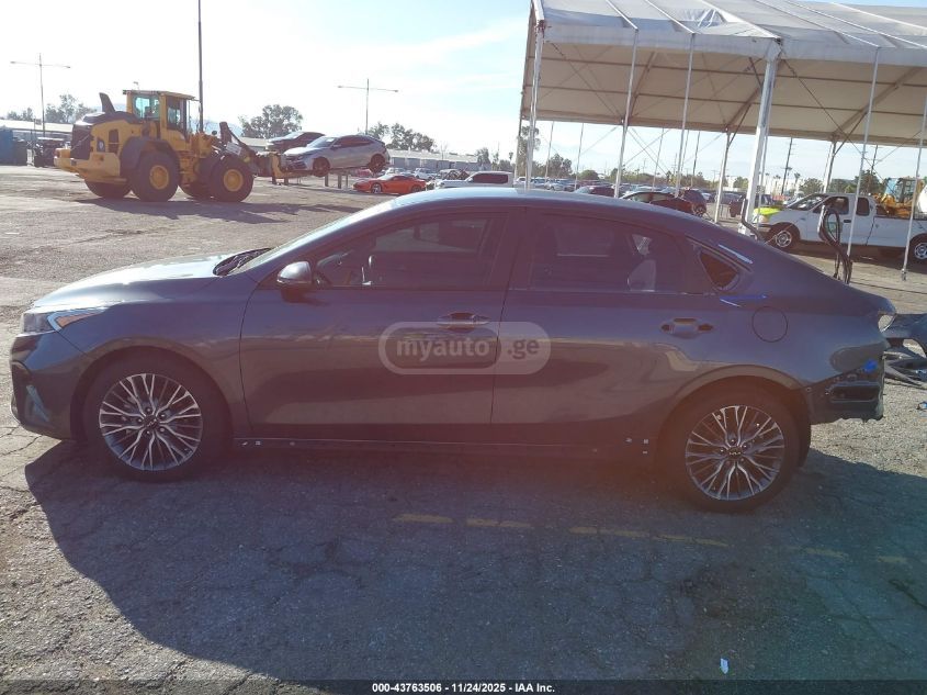 Kia Forte GTline 2023 — миниатюра 7