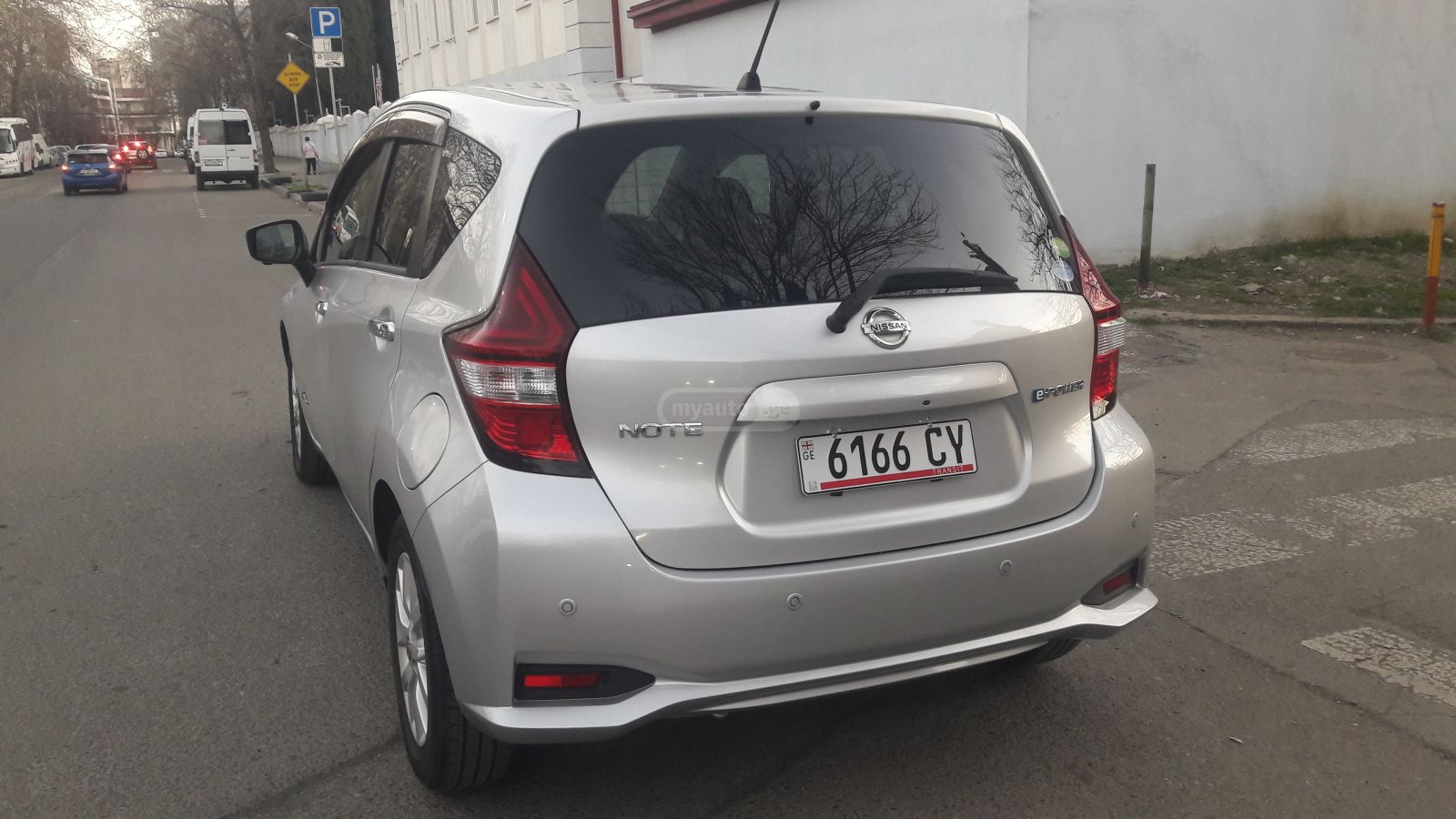 Nissan Note - фото 4