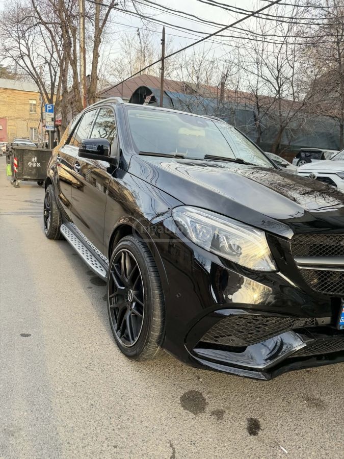 Mercedes-Benz GLE 350 - фото 1