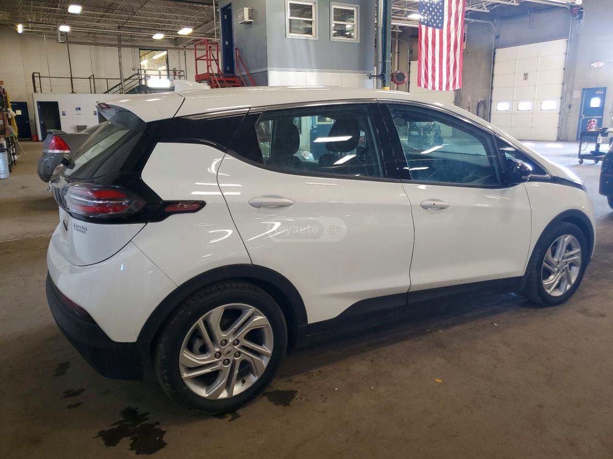 Chevrolet Bolt EV 2023 — миниатюра 3