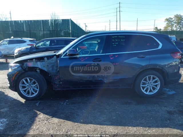 BMW xDrive40i 4dr All-Wheel Drive — миниатюра 13