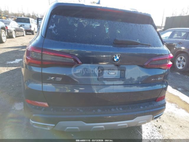 BMW xDrive40i 4dr All-Wheel Drive — миниатюра 14