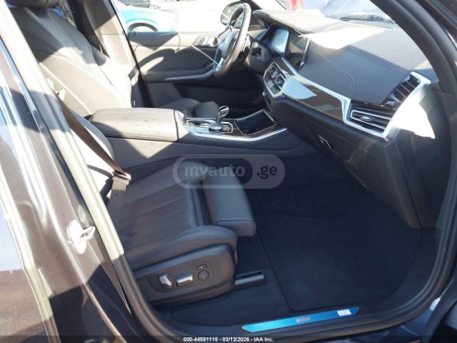 BMW xDrive40i 4dr All-Wheel Drive — миниатюра 5