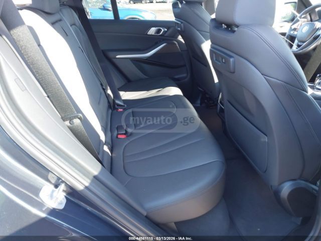 BMW xDrive40i 4dr All-Wheel Drive — миниатюра 8