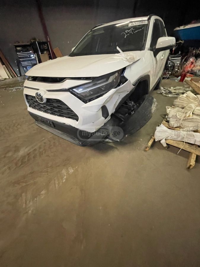 Toyota RAV 4 - фото 11