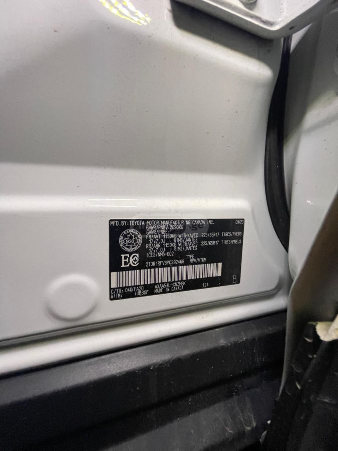 Toyota RAV 4 - фото 12