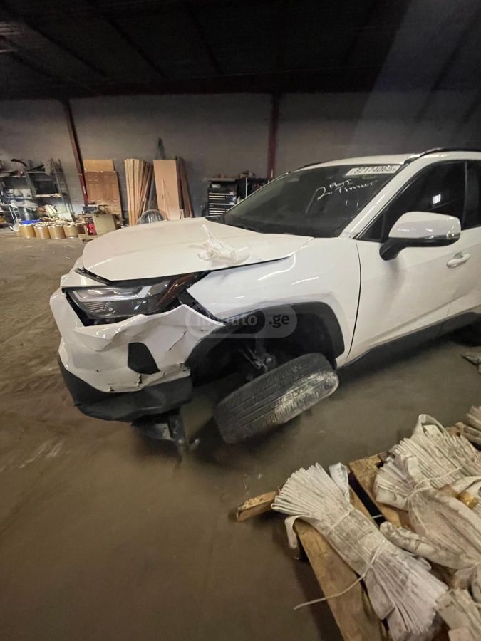 Toyota RAV 4 - фото 8