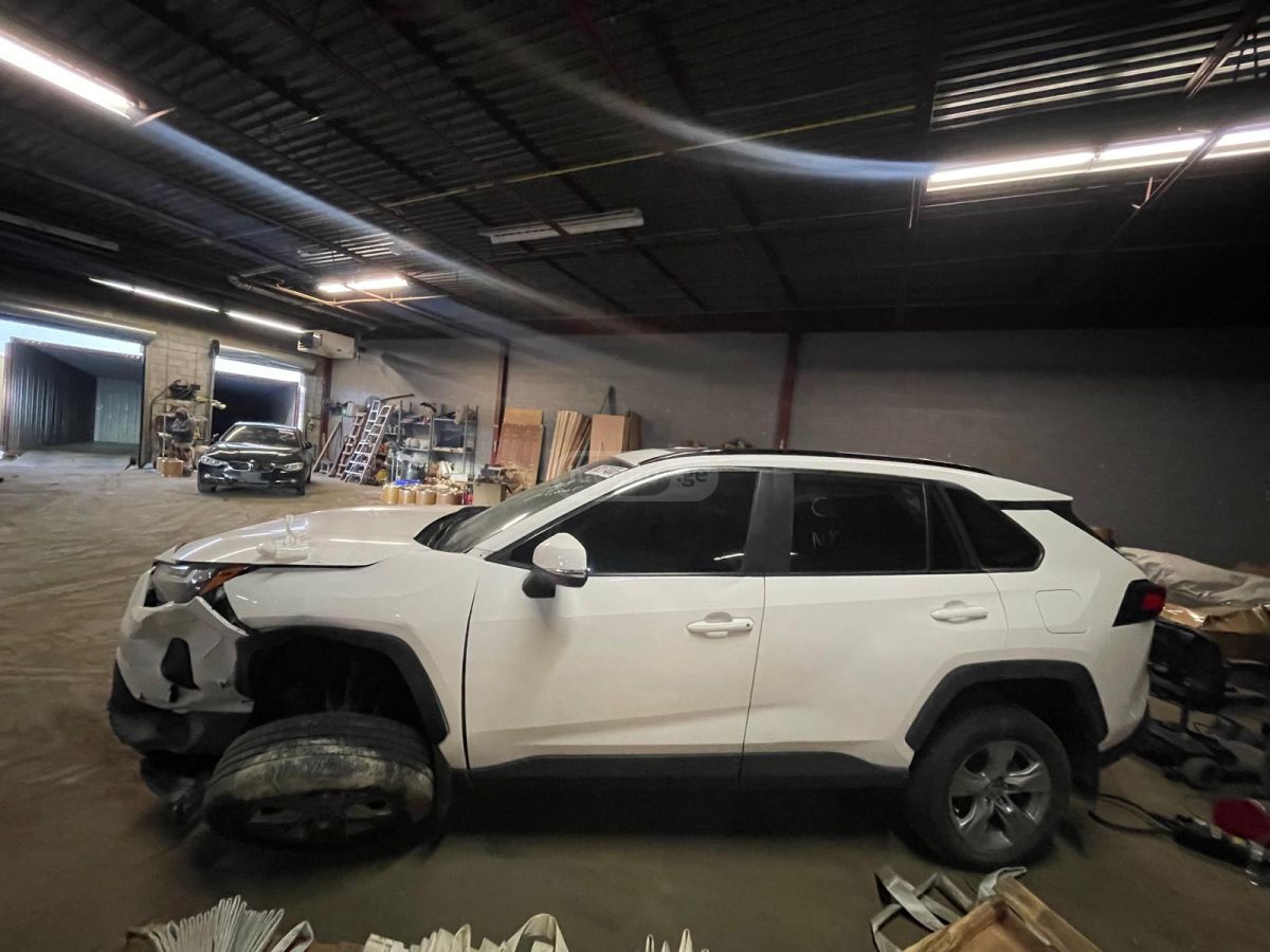 Toyota RAV 4 - фото 9