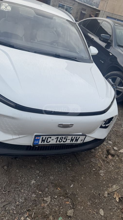 Geely Geometry C - фото 2