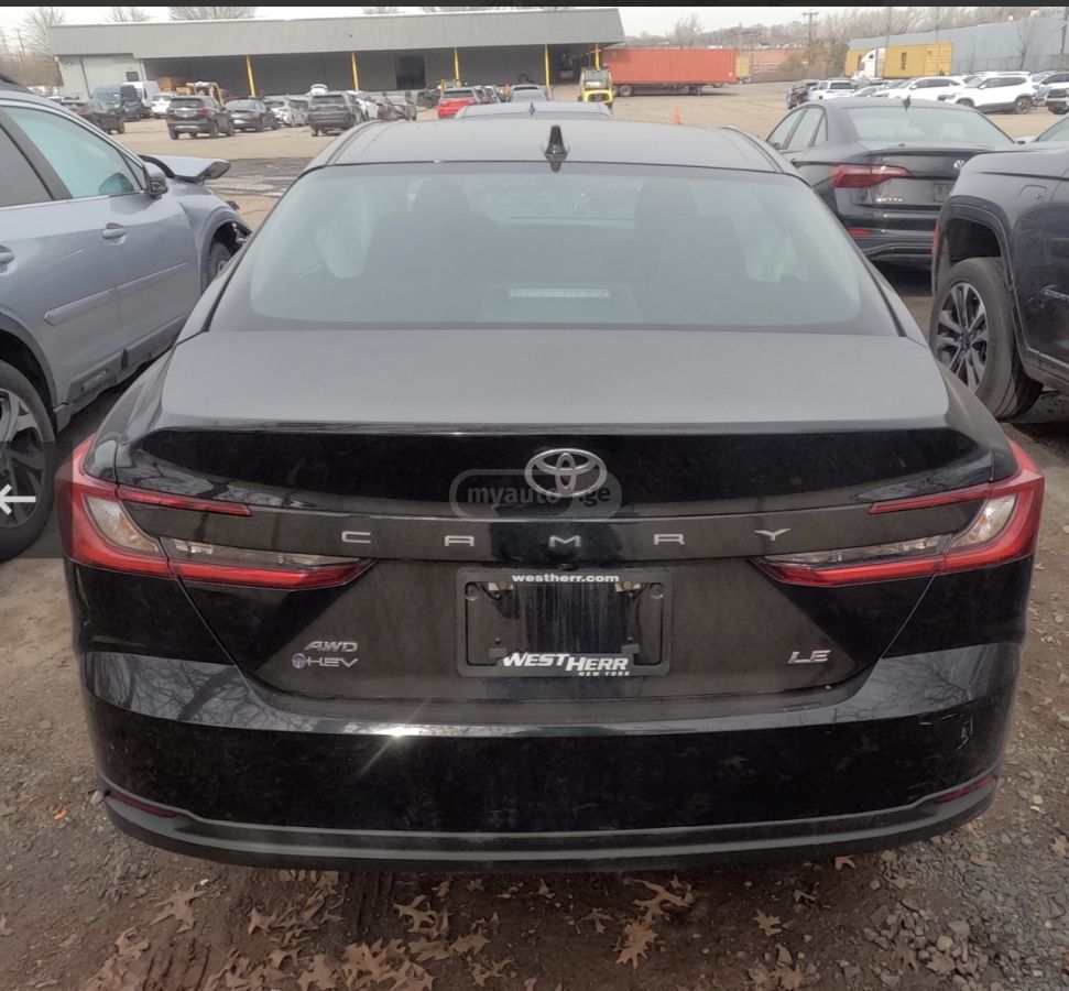 Toyota Camry - фото 3