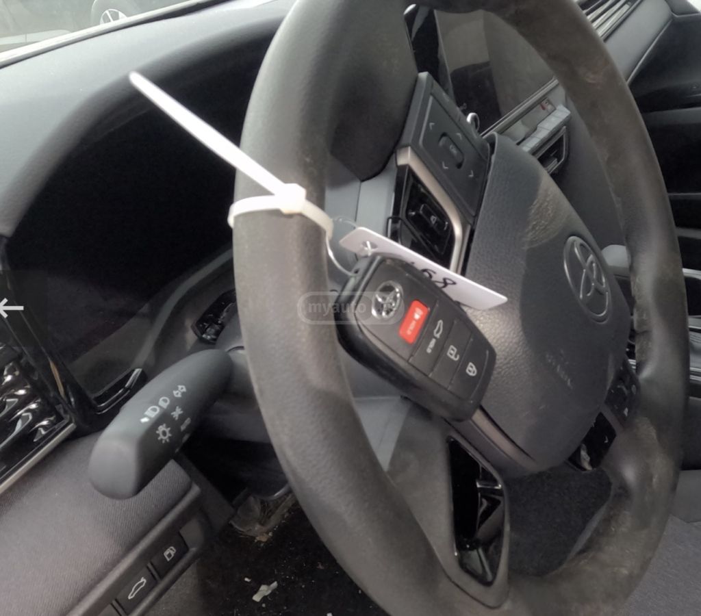 Toyota Camry - фото 4