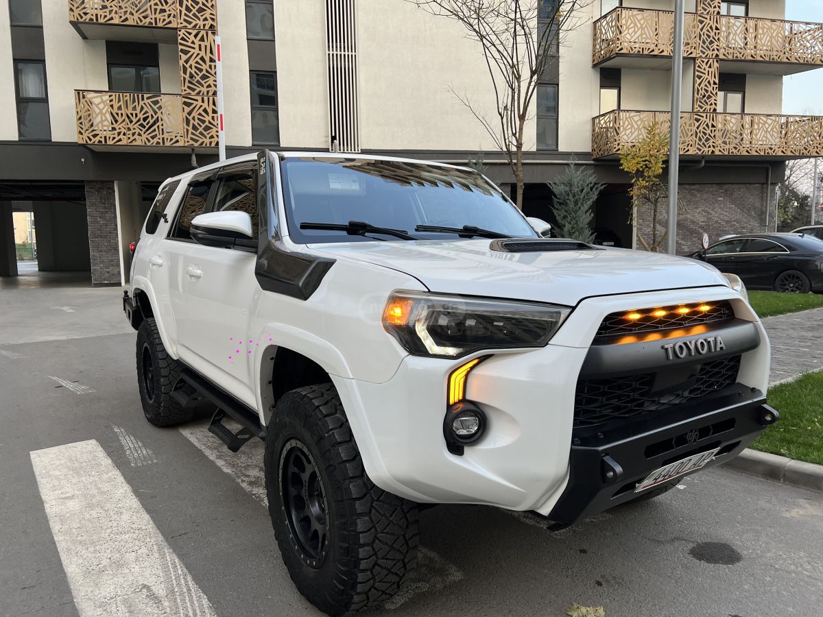 Toyota 4 Runner - фото 2