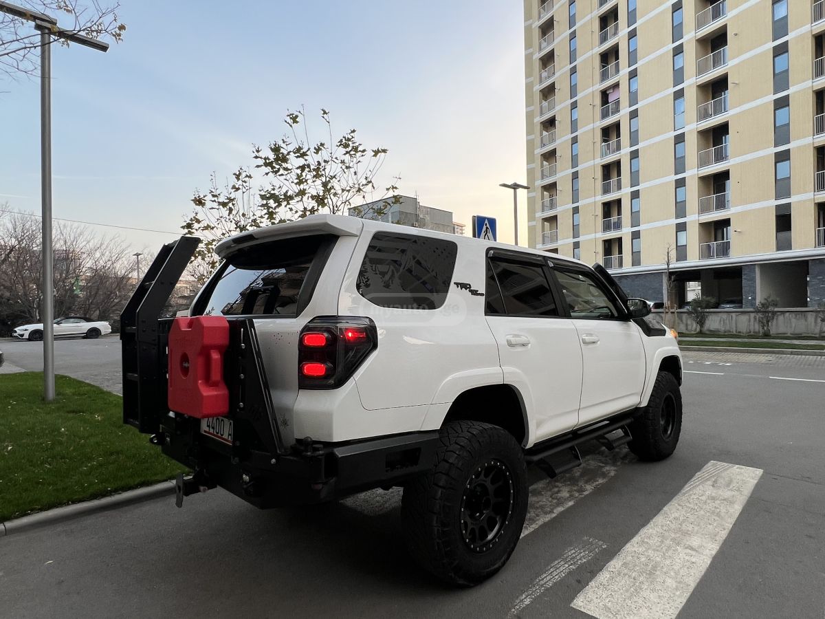 Toyota 4 Runner - фото 4