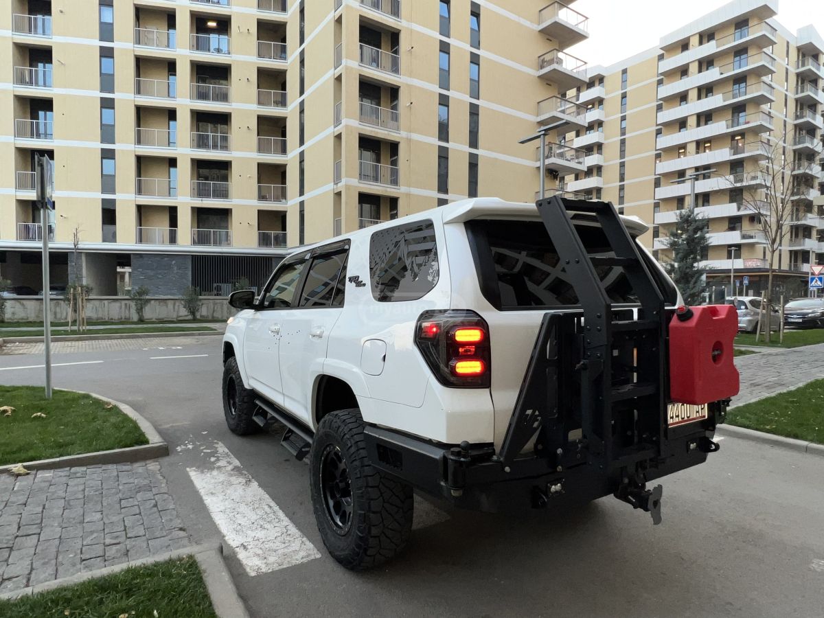 Toyota 4 Runner - фото 6