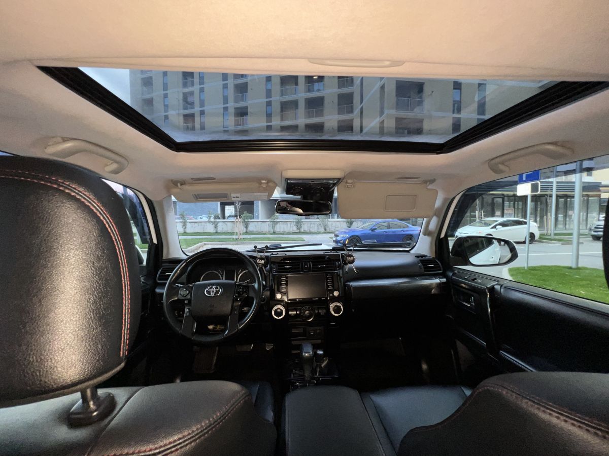Toyota 4 Runner - фото 8