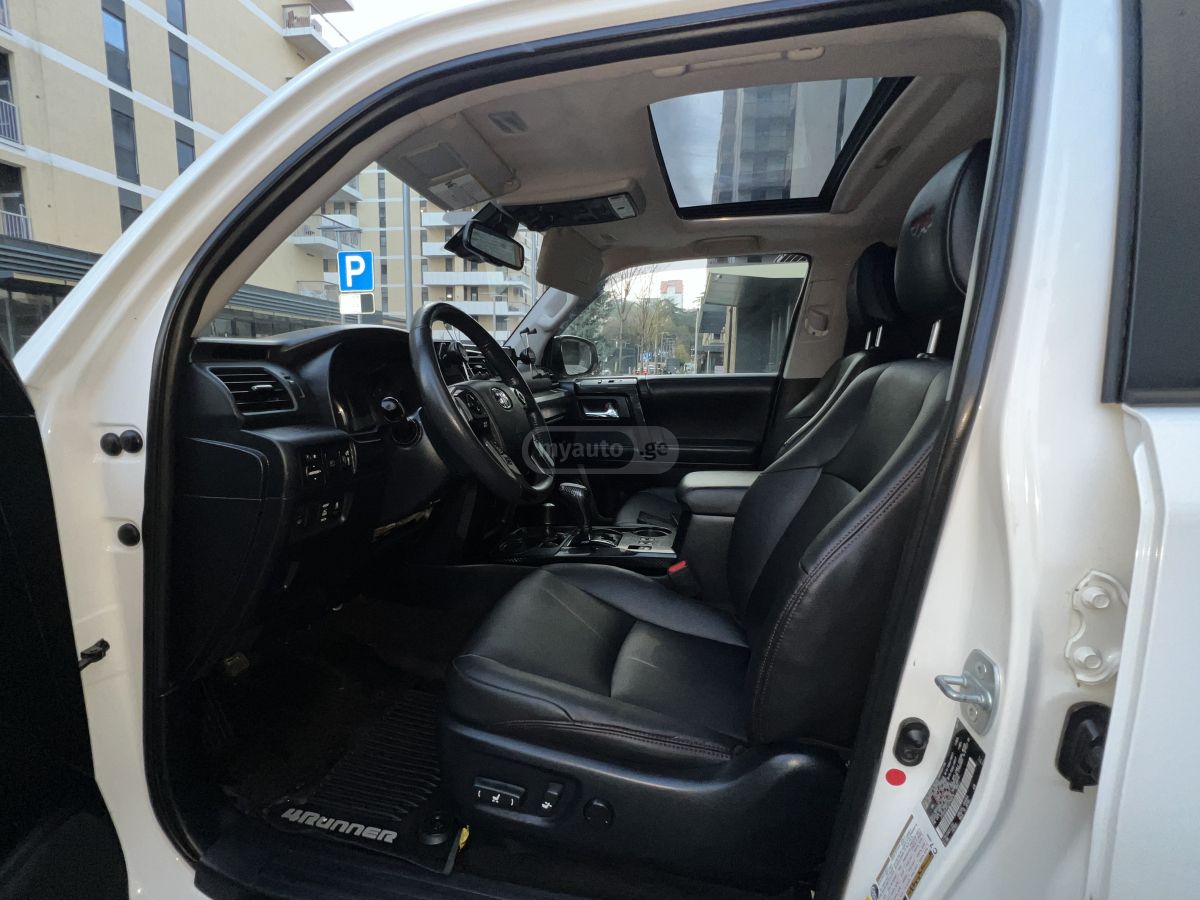 Toyota 4 Runner - фото 9