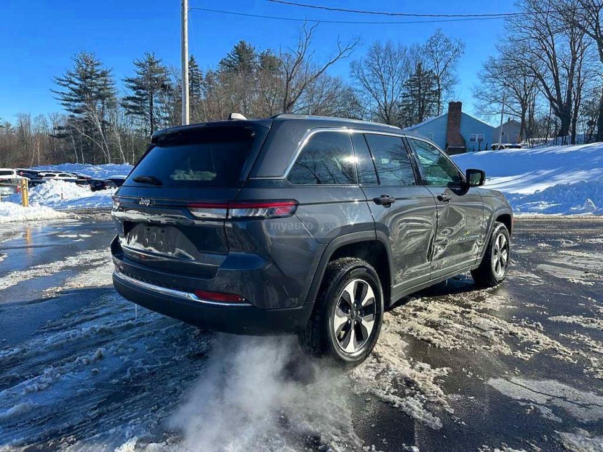 Jeep Grand Cherokee - фото 3