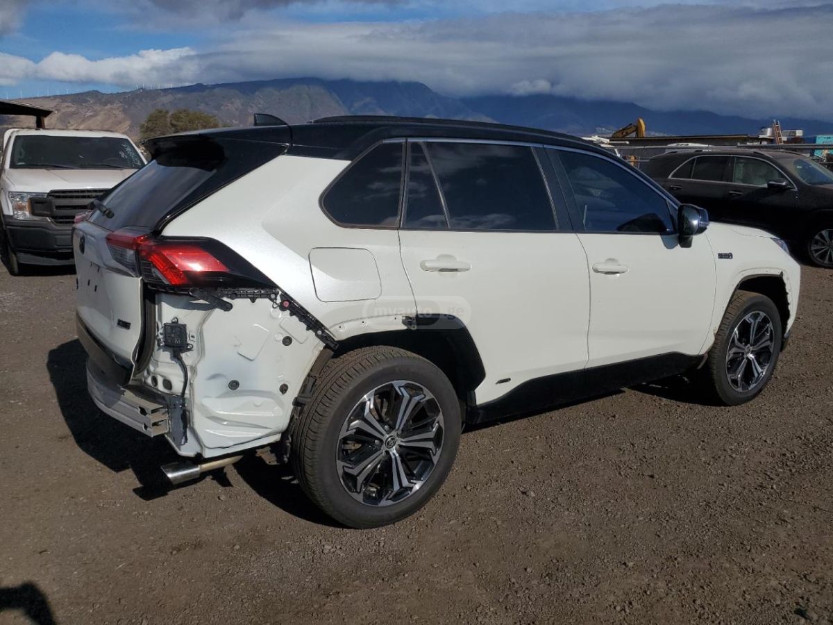 Toyota RAV 4 - фото 3
