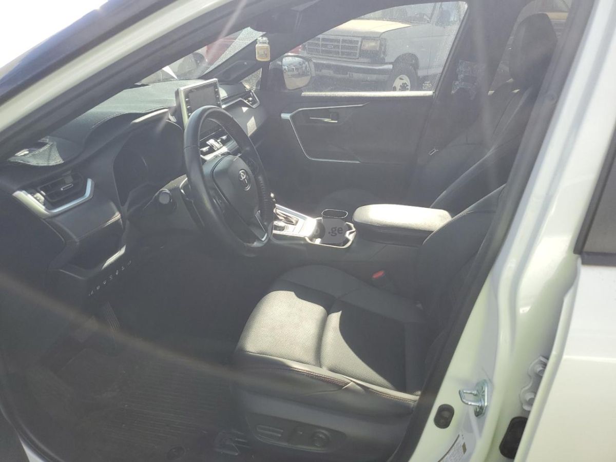 Toyota RAV 4 - фото 7