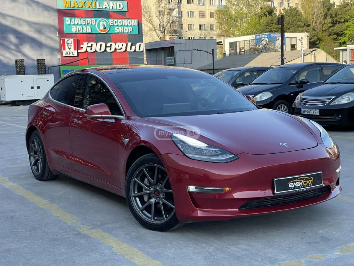 Tesla Model 3 - фото 1