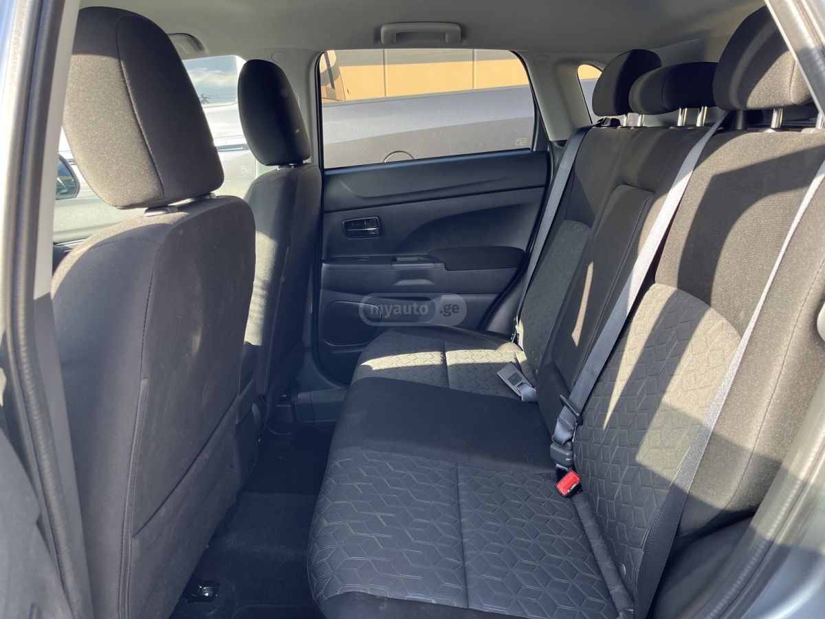 Mitsubishi Outlander Sport - фото 4