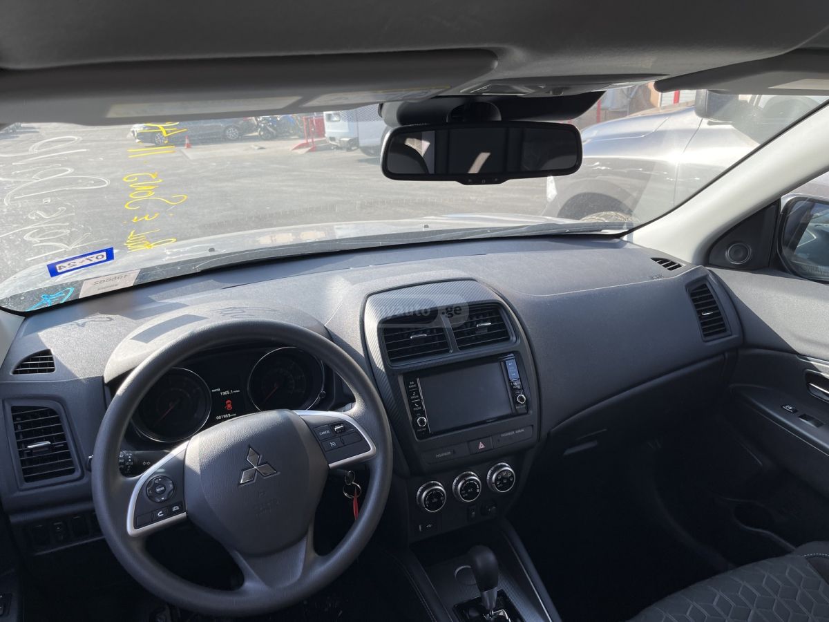 Mitsubishi Outlander Sport - фото 9