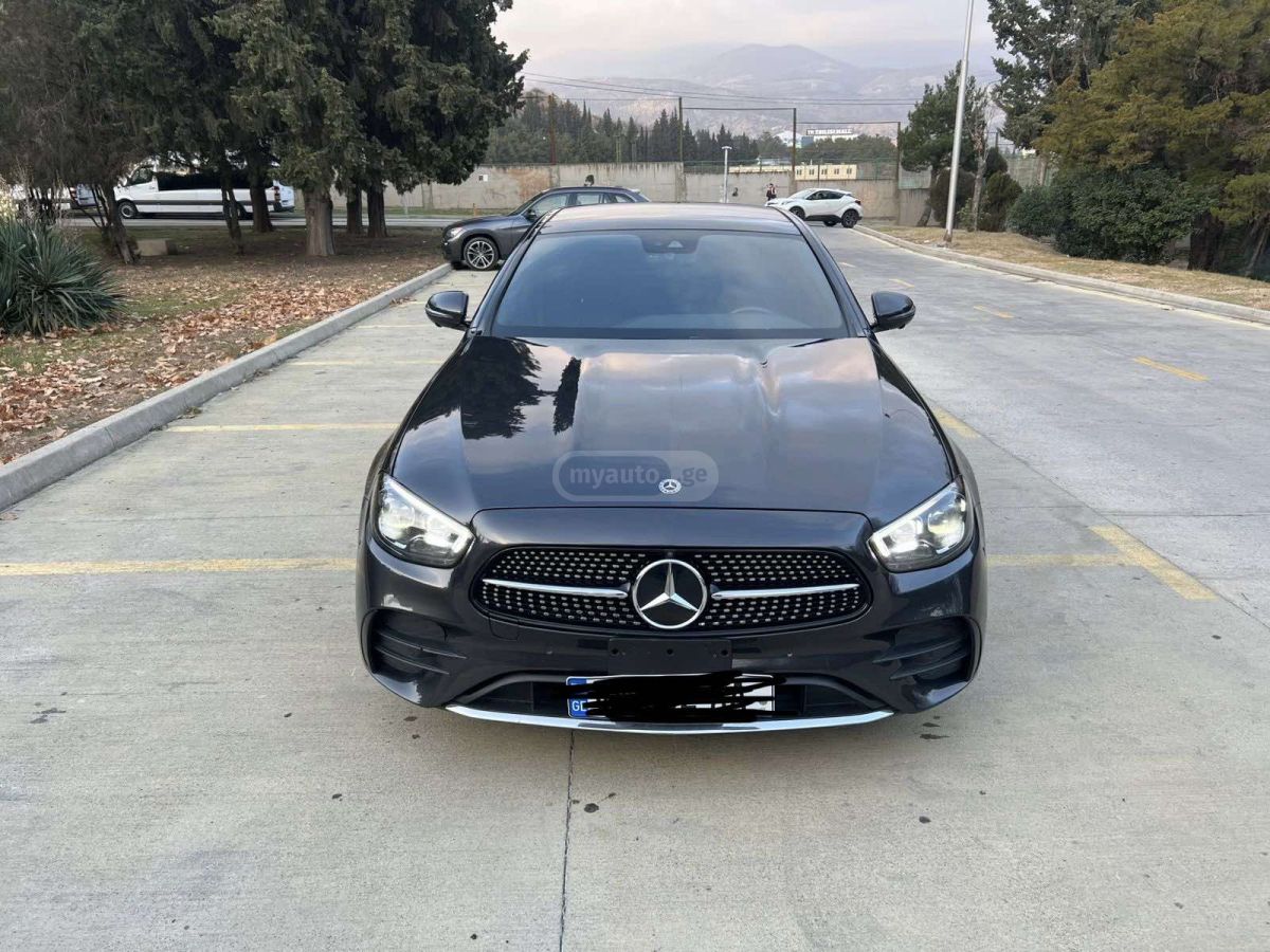 Mercedes-Benz E 450 2021 — миниатюра 1